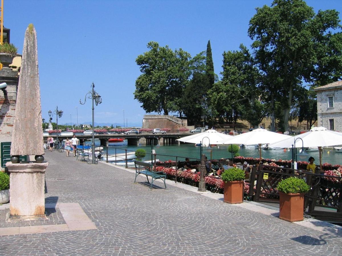 Appartamento "Il Vicolo" Peschiera del Garda Exteriör bild
