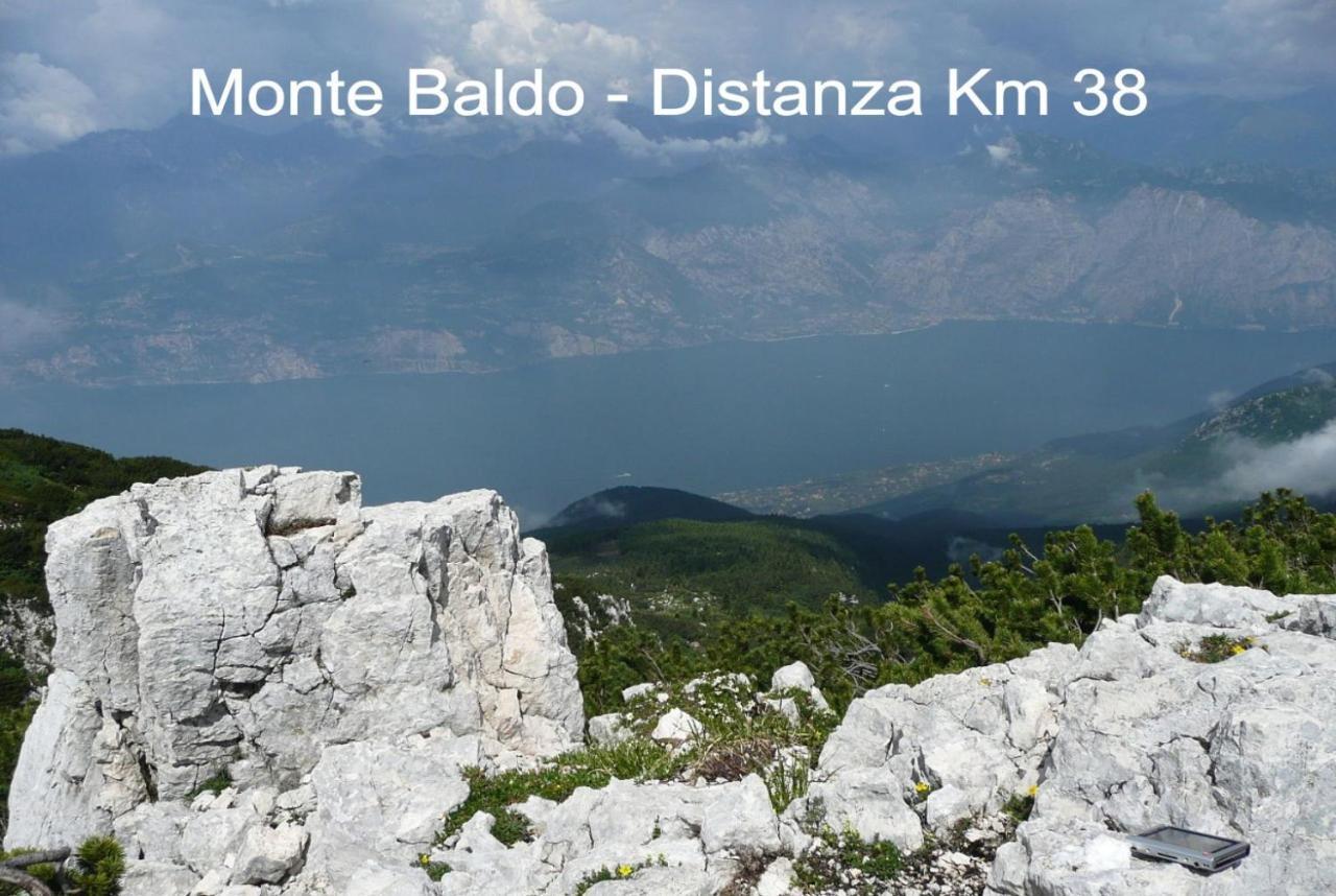 Appartamento "Il Vicolo" Peschiera del Garda Exteriör bild